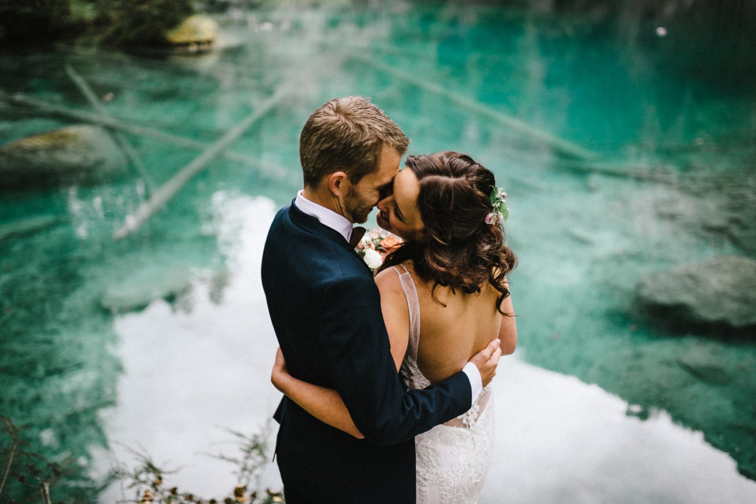 Mariage intime à Blausee en Suisse