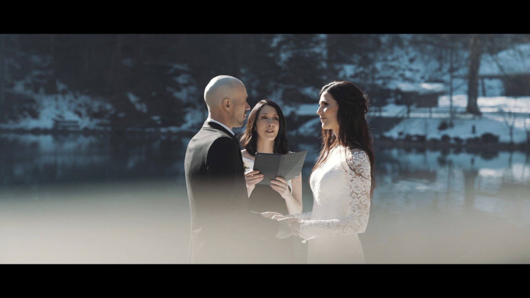 portrait video de marylin rebelo, célébrante de mariage laïque