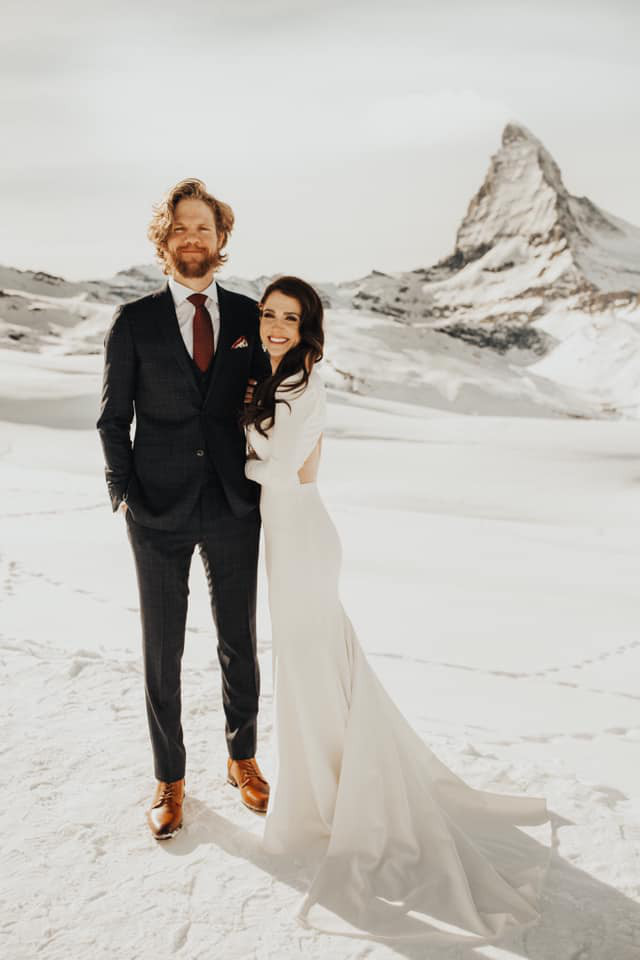 Newlyweds in front of the Matterhorn in Zermatt