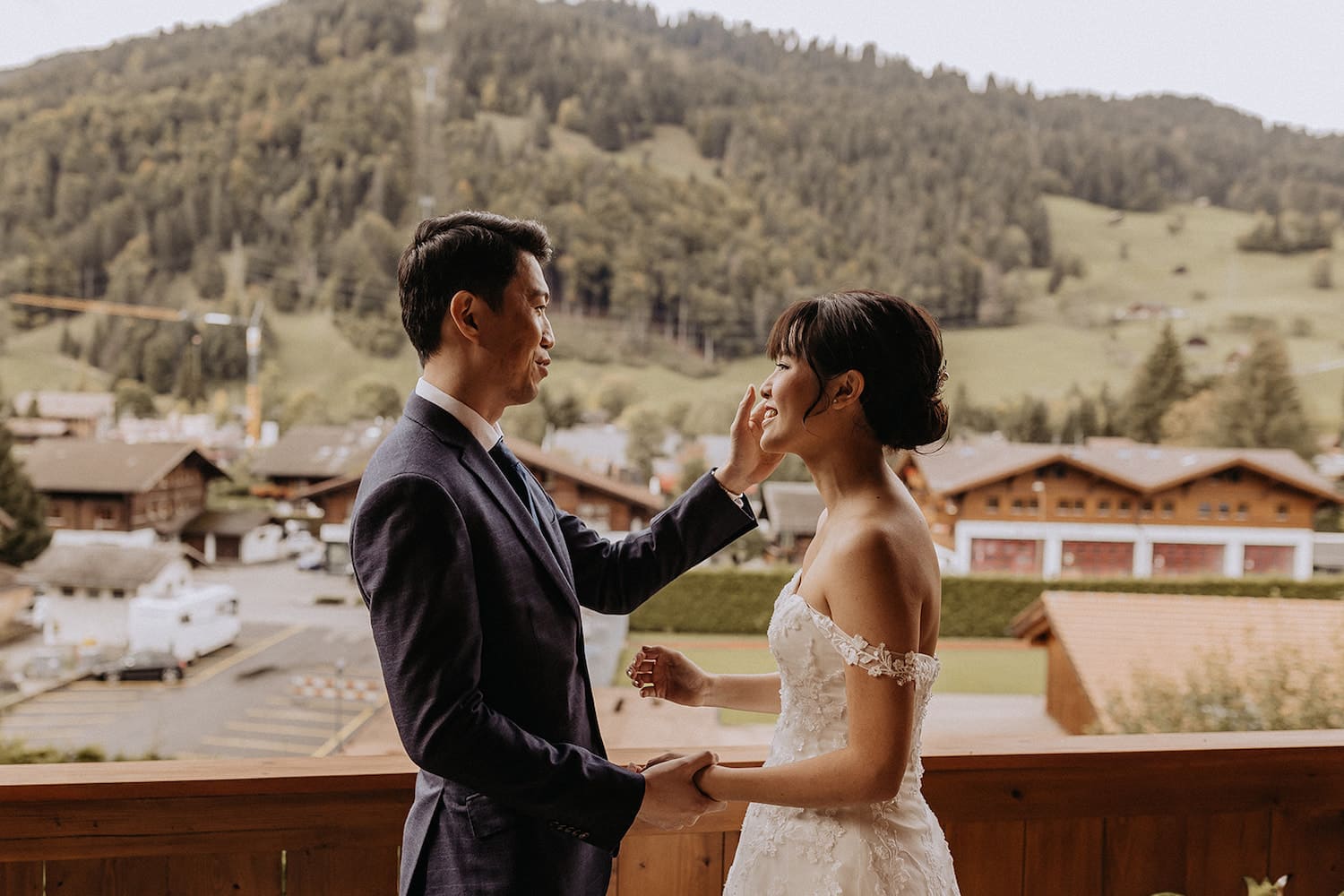 Autumn elopement in Gstaad