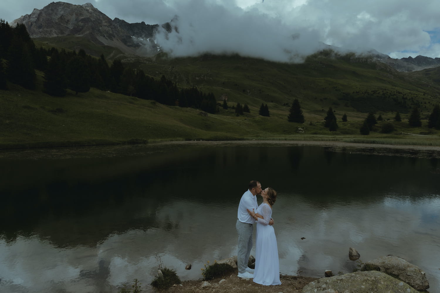The Envelope elopement ceremony of Jessica & Richard