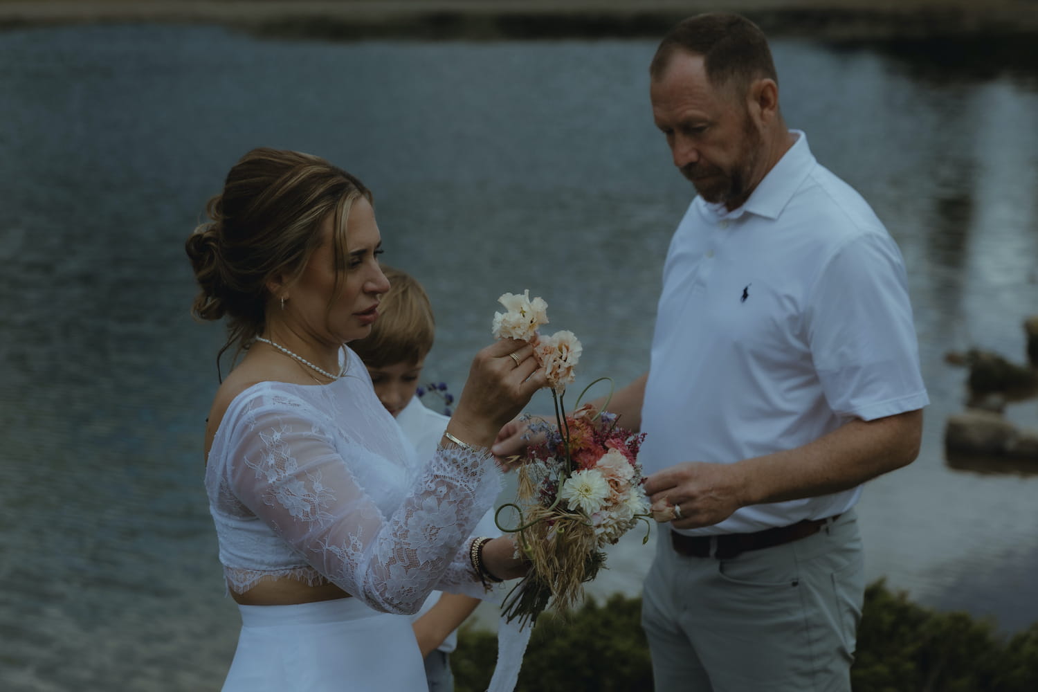 A meaningful ritual during an intimate ceremony in Switzerland