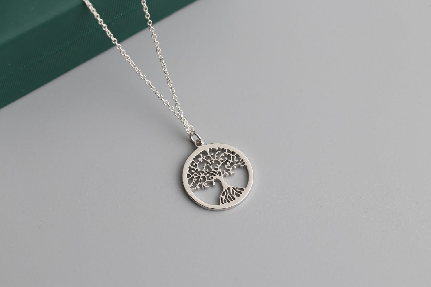 qui offre la medaille de bapteme selon les usages
